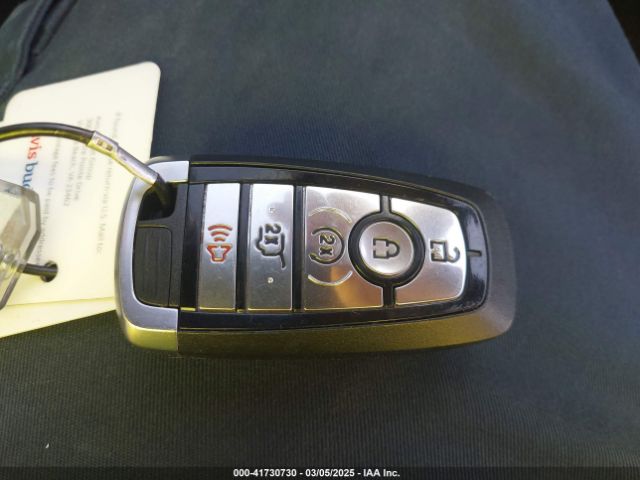 1FMCU9MNXRUA26666 Ford Escape St-line