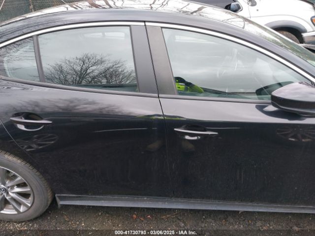 3MZBPAA71NM307765 Mazda Mazda3 2.0