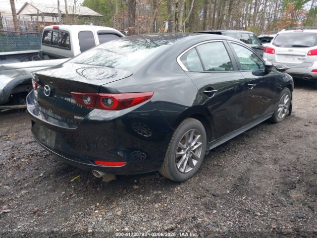 3MZBPAA71NM307765 Mazda Mazda3 2.0