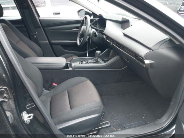 3MZBPAA71NM307765 Mazda Mazda3 2.0