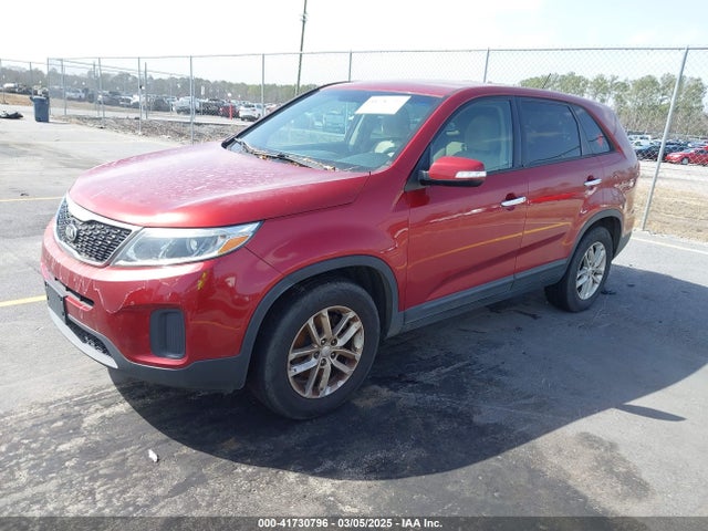 KIA SORENTO LX 2015 5XYKT3A63FG602267 Image 2
