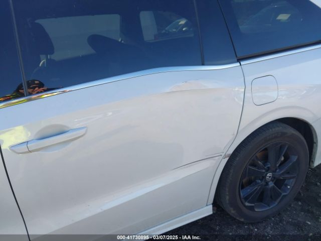 5FNRL6H78RB005741 Honda Odyssey Sport
