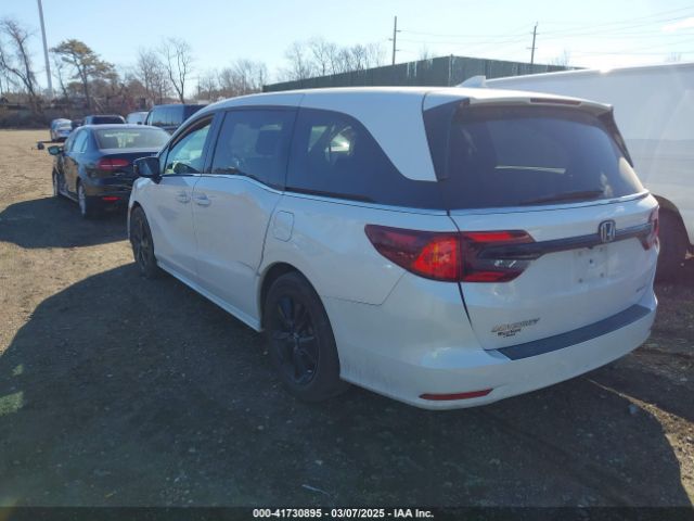 5FNRL6H78RB005741 Honda Odyssey Sport
