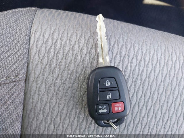 2T1BURHE5GC739527 Toyota COROLLA LE