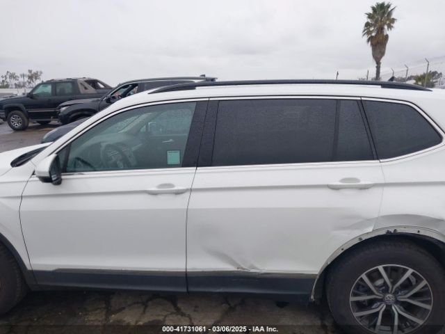 3VV2B7AX4JM140172 Volkswagen Tiguan 2.0t Se/2.0t Sel