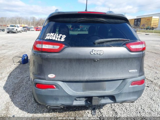 1C4PJLLXXJD606504 Jeep Cherokee Latitude Plus Fwd