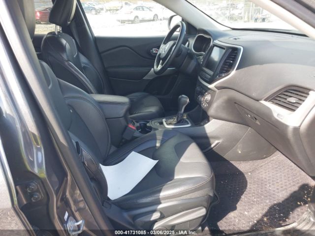 1C4PJLLXXJD606504 Jeep Cherokee Latitude Plus Fwd
