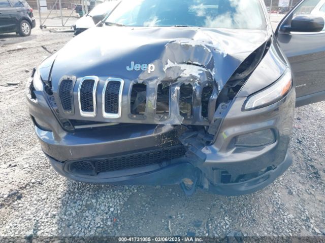 1C4PJLLXXJD606504 Jeep Cherokee Latitude Plus Fwd