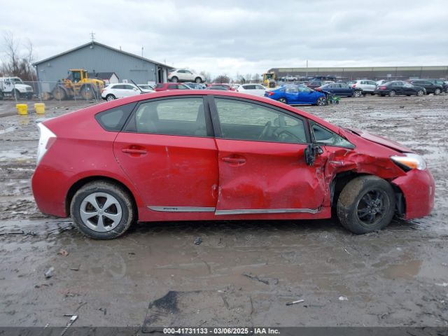 JTDKN3DUXF0432788 Toyota Prius Three
