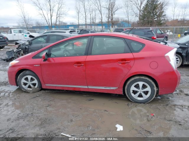 JTDKN3DUXF0432788 Toyota Prius Three