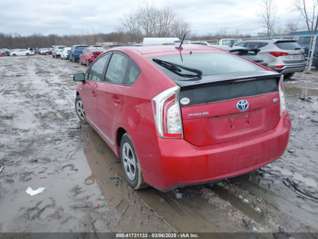 JTDKN3DUXF0432788 Toyota Prius Three