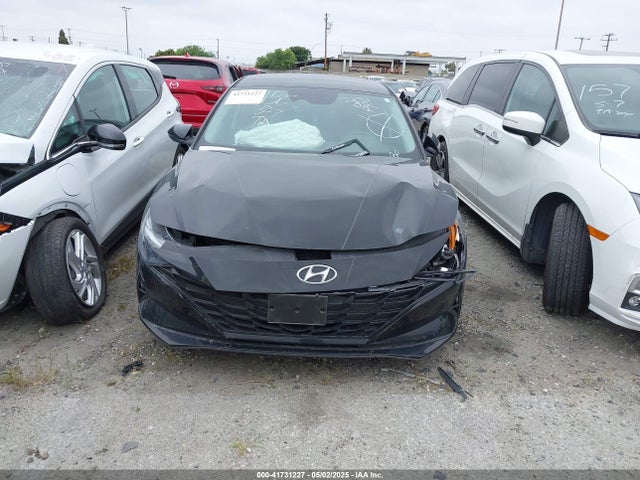 KMHLL4AG8MU071156 Hyundai ELANTRA SE