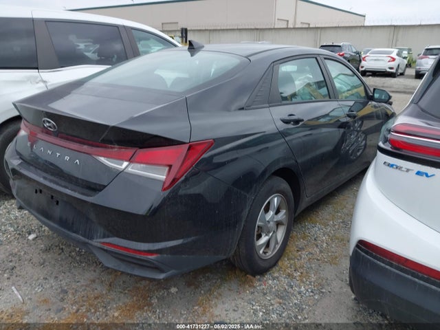KMHLL4AG8MU071156 Hyundai ELANTRA SE