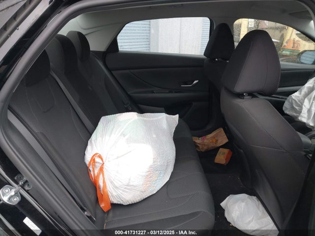 KMHLL4AG8MU071156 Hyundai ELANTRA SE