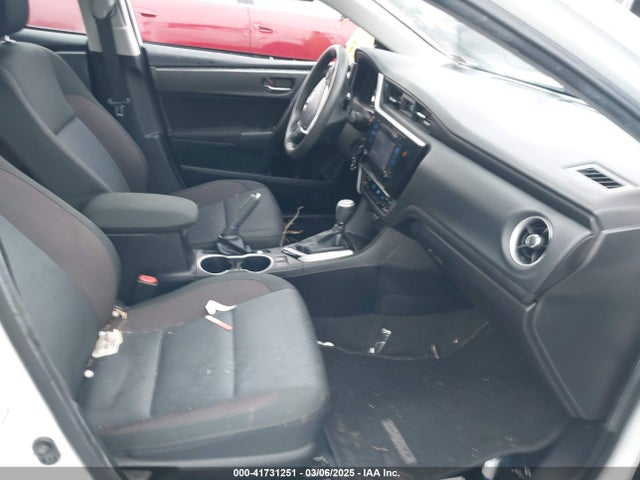 2T1BURHE3KC204852 Toyota COROLLA LE