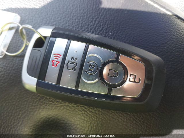 3FA6P0CDXKR138075 Ford FUSION SEL