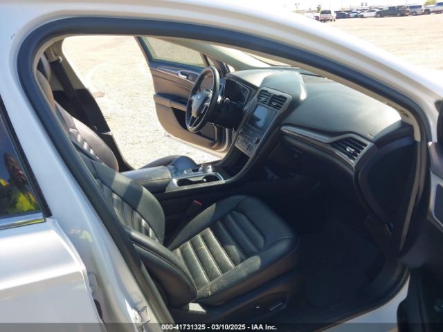 3FA6P0CDXKR138075 Ford FUSION SEL