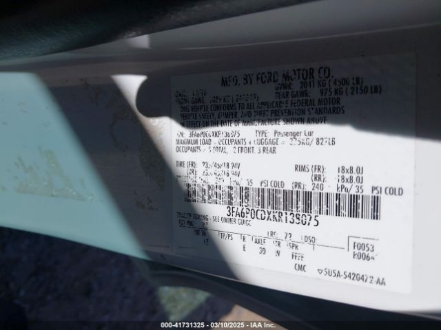 3FA6P0CDXKR138075 Ford FUSION SEL
