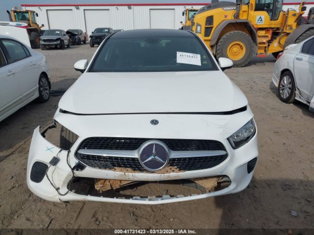 WDD3G4EB6KW020804 Mercedes-Benz A 220