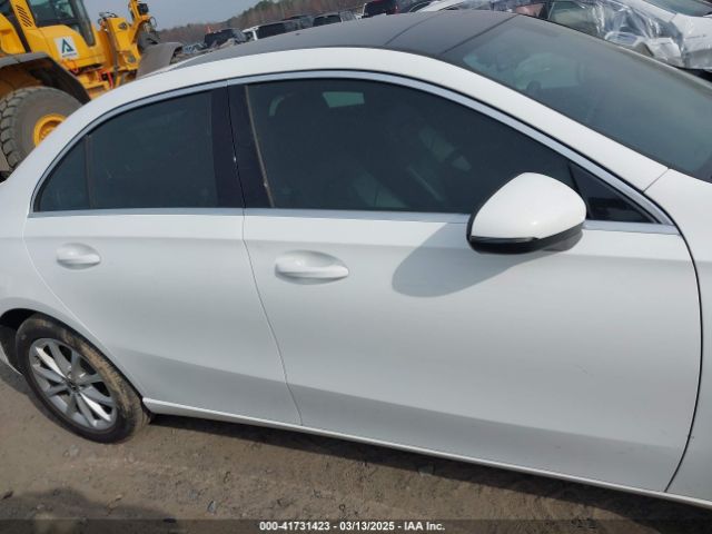 WDD3G4EB6KW020804 Mercedes-Benz A 220