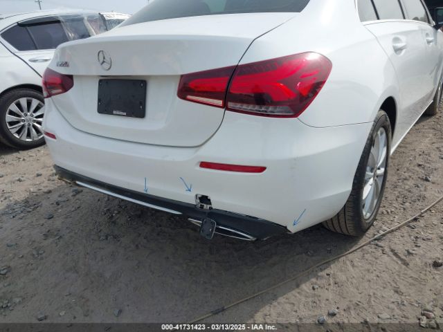 WDD3G4EB6KW020804 Mercedes-Benz A 220