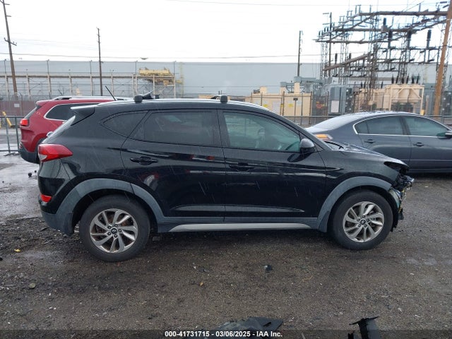 KM8J33A48HU276120 Hyundai TUCSON SE