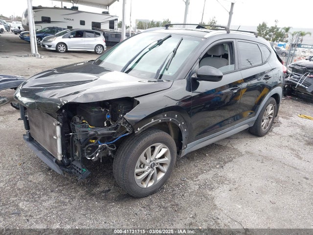 KM8J33A48HU276120 Hyundai TUCSON SE