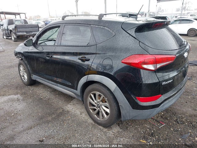KM8J33A48HU276120 Hyundai TUCSON SE