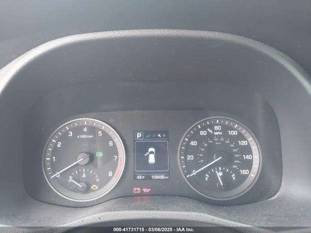 KM8J33A48HU276120 Hyundai TUCSON SE