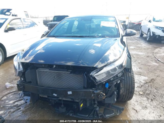 3KPF54AD3PE621447 KIA Forte Gt-line