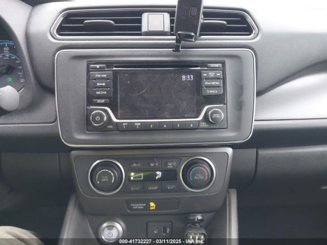 1N4AZ1CP2JC311816 Nissan LEAF S