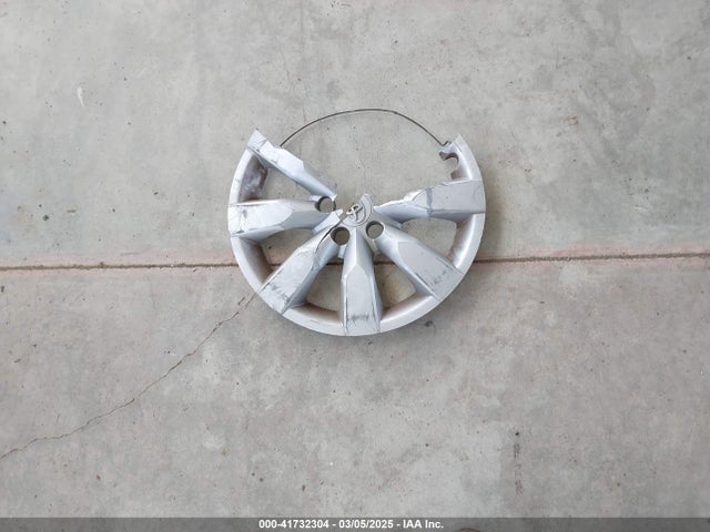 2T1BURHE1GC577587 Toyota COROLLA LE
