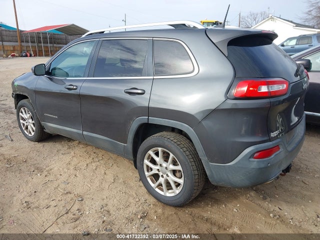 1C4PJLCB1GW135652 Jeep Cherokee Latitude