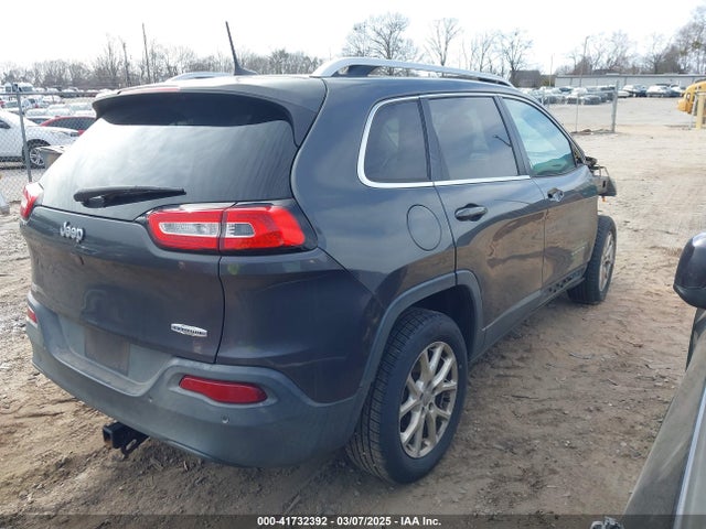 1C4PJLCB1GW135652 Jeep Cherokee Latitude