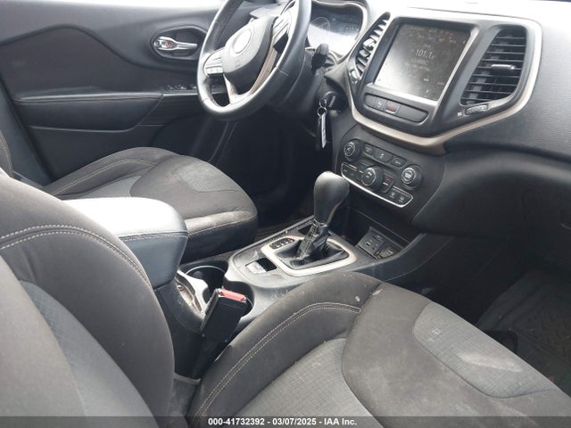 1C4PJLCB1GW135652 Jeep Cherokee Latitude