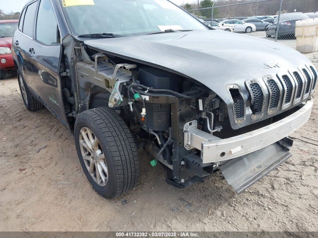 1C4PJLCB1GW135652 Jeep Cherokee Latitude