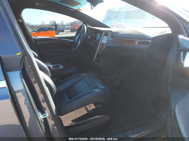 2016 TESLA MODEL X 5YJXCAE46GF028288 Photo 4