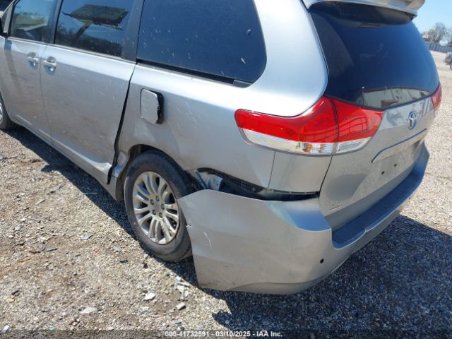 5TDYK3DC2ES450918 Toyota Sienna Xle V6 8 Passenger