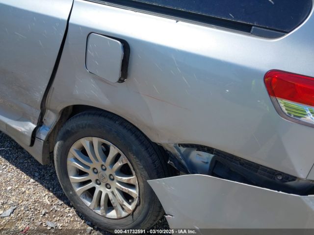 5TDYK3DC2ES450918 Toyota Sienna Xle V6 8 Passenger