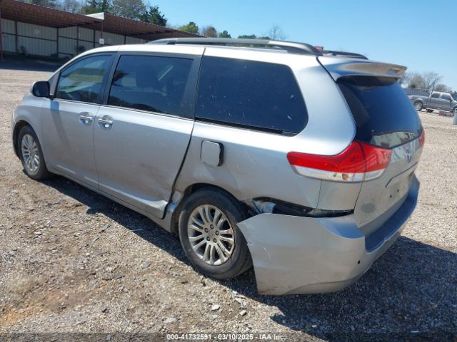5TDYK3DC2ES450918 Toyota Sienna Xle V6 8 Passenger