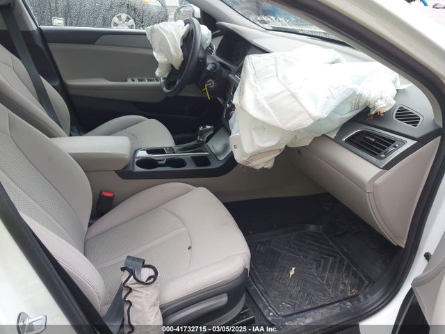 Hyundai Sonata 2017 5NPE24AF1HH569352 Image 5