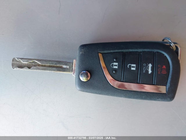 JTDEPMAE6MJ117973 Toyota COROLLA LE