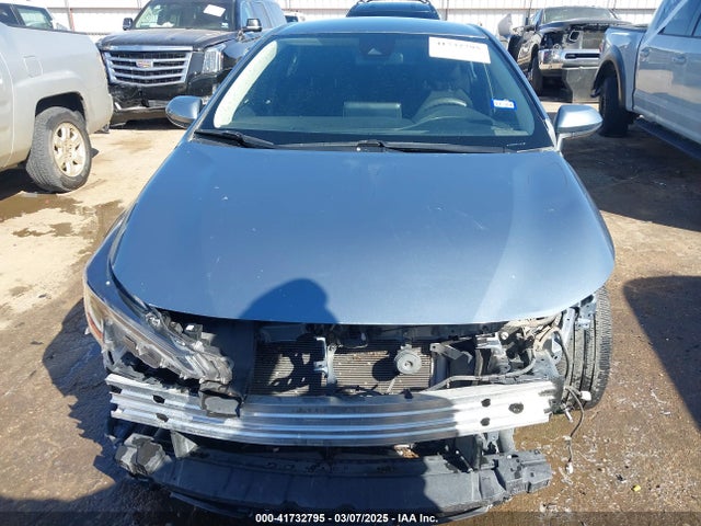 JTDEPMAE6MJ117973 Toyota COROLLA LE