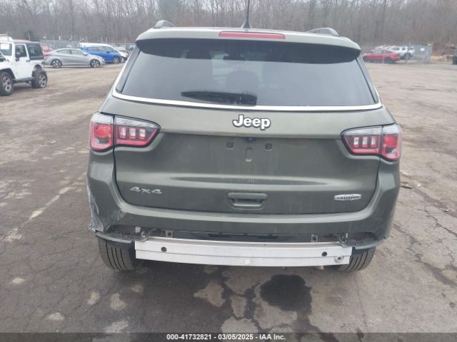 3C4NJDBB3JT480371 Jeep Compass Latitude 4x4