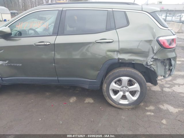 3C4NJDBB3JT480371 Jeep Compass Latitude 4x4