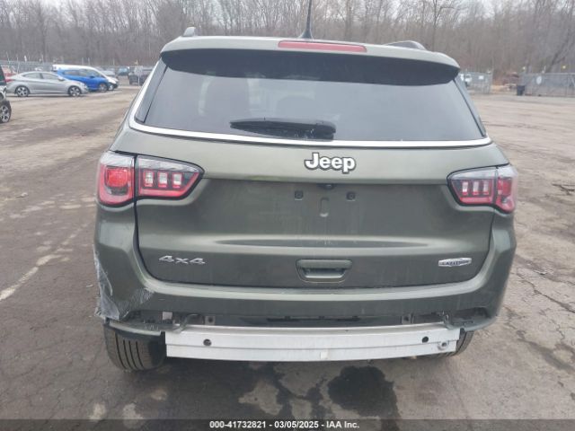 3C4NJDBB3JT480371 Jeep Compass Latitude 4x4