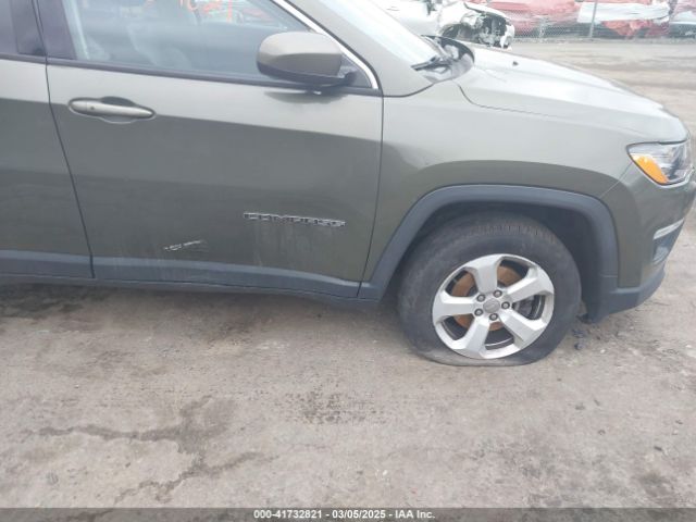 3C4NJDBB3JT480371 Jeep Compass Latitude 4x4