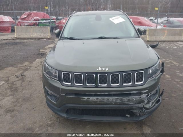 3C4NJDBB3JT480371 Jeep Compass Latitude 4x4