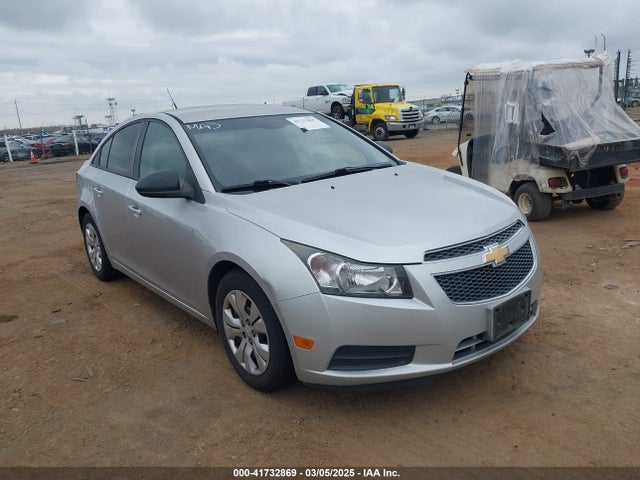 2014 1G1PA5SG6E7341364 main image