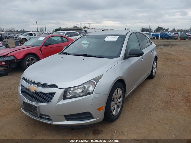 Chevrolet Cruze Ls Auto 2014 1G1PA5SG6E7341364 Image 2